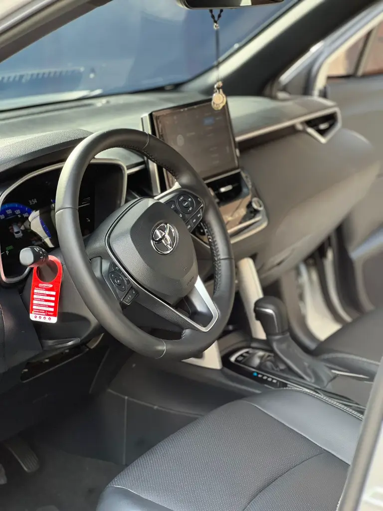 TOYOTA COROLLA CROSS SE-G HYBRID 2023  (8).webp