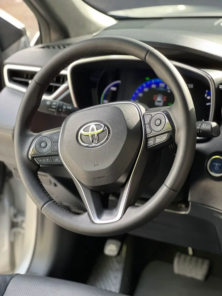 TOYOTA COROLLA CROSS SE-G HYBRID 2023  (12).webp