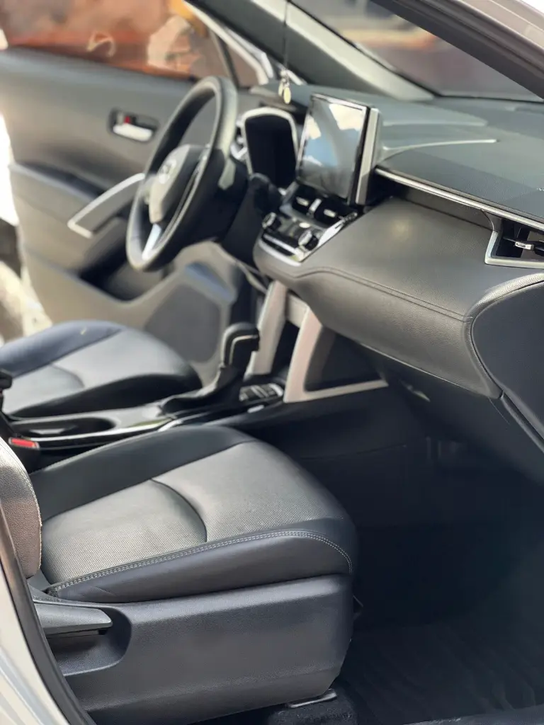 TOYOTA COROLLA CROSS SE-G HYBRID 2023  (9).webp