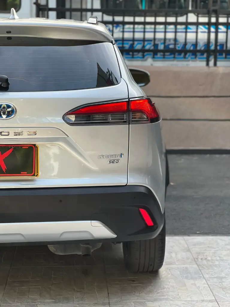 TOYOTA COROLLA CROSS SE-G HYBRID 2023  (21).webp