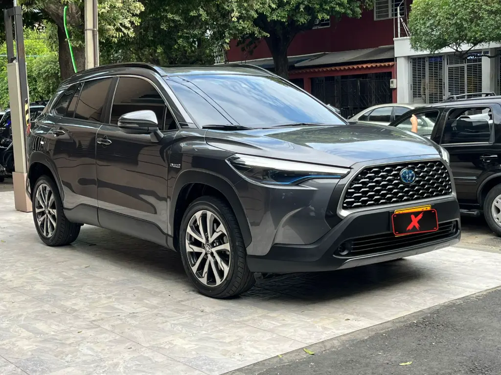 TOYOTA COROLLA CROSS HYBRID MOD 2024  (3).webp