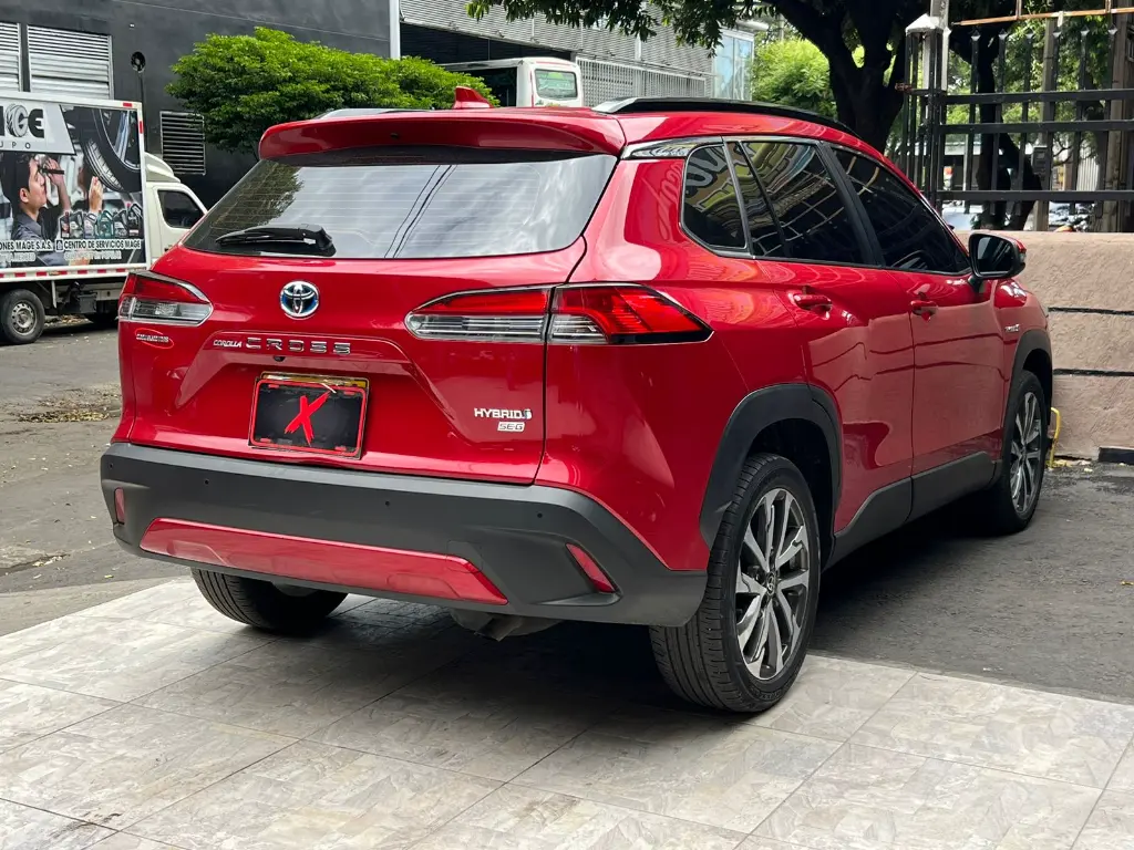 TOYOTA COROLLA CROSS SE-G HYBRID 2024 (6).webp