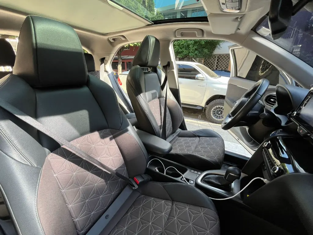 TOYOTA YARIS CROSS XLS HEV 2024 (16).webp