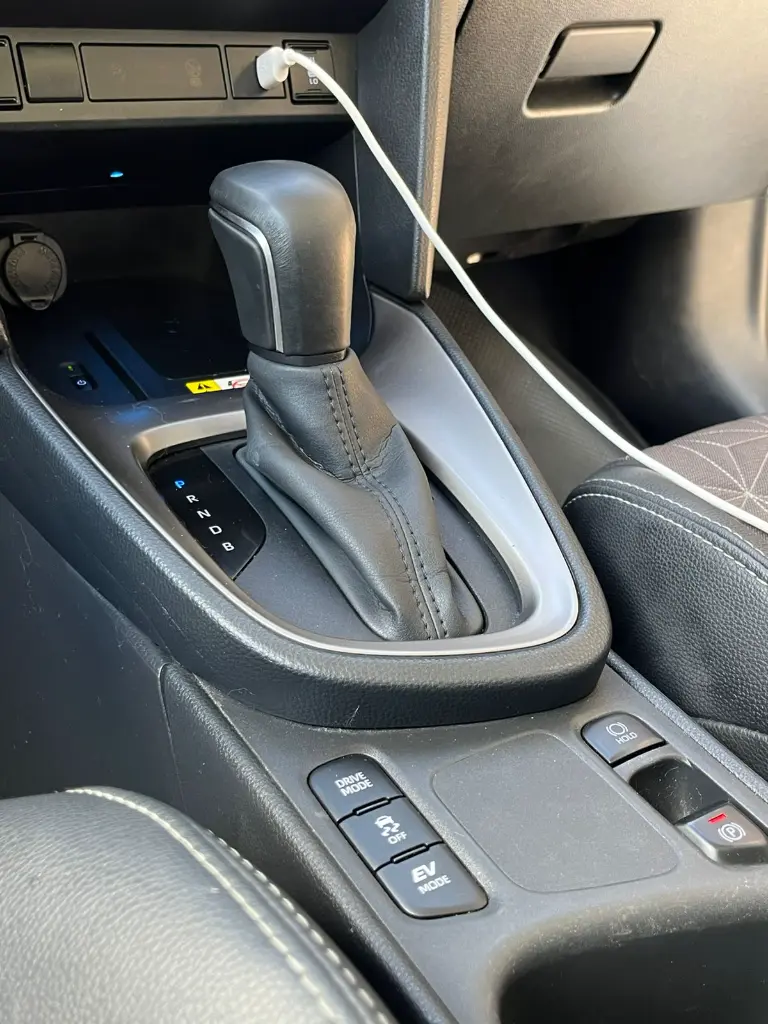 TOYOTA YARIS CROSS XLS HEV 2024 (21).webp