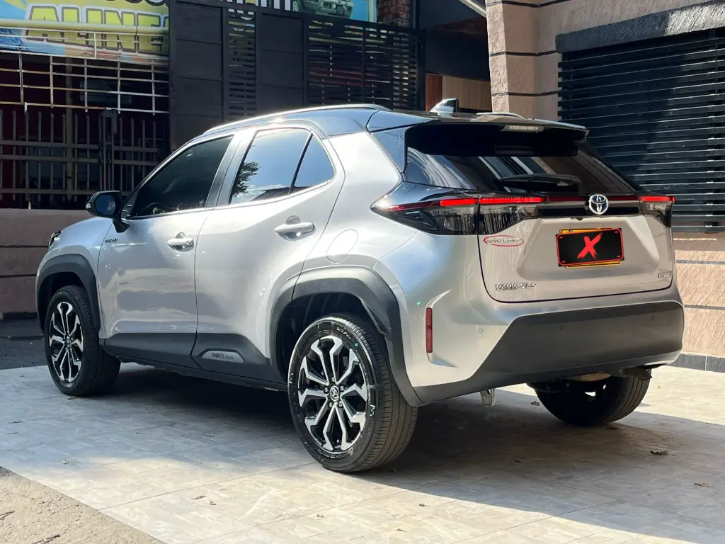 TOYOTA YARIS CROSS XLS HEV 2024 (4).webp
