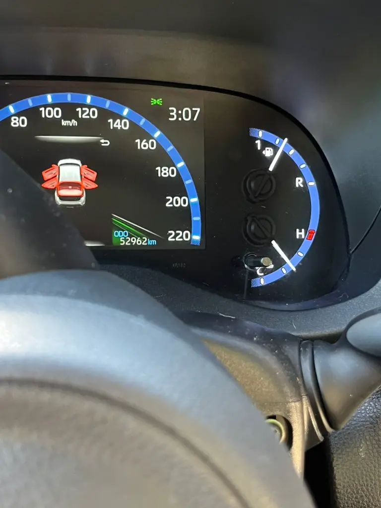 TOYOTA YARIS CROSS XLS HEV 2024 (7).webp