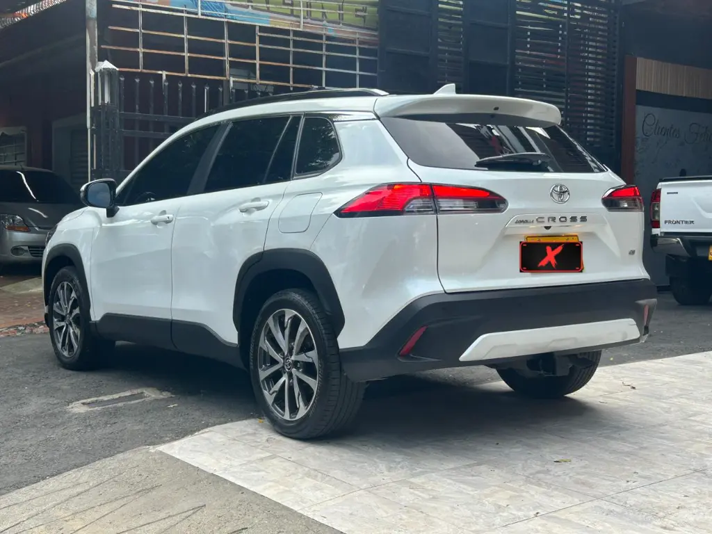 TOYOTA COROLLA CROSS XE-I GASOLINA 2023 publicar en $127.900 (4).webp