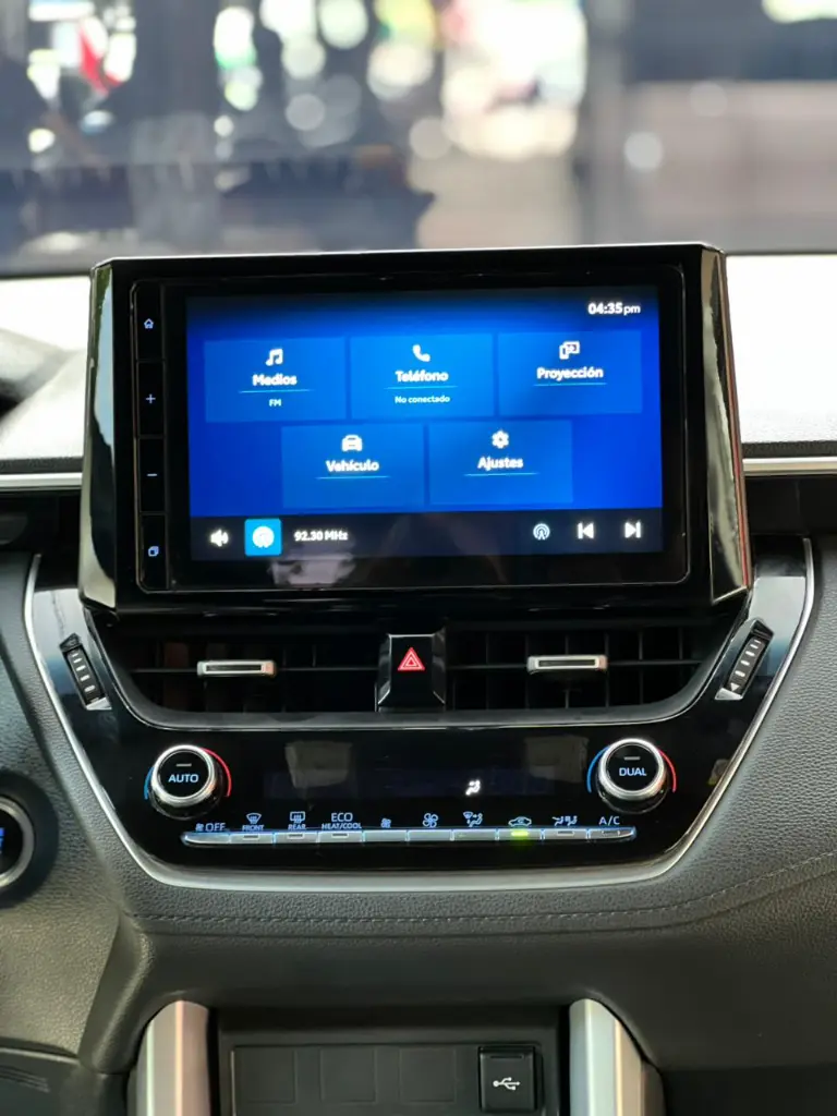 TOYOTA COROLLA CROSS XE-I GASOLINA 2023 publicar en $127.900 (15).webp