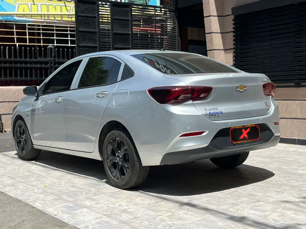 CHEVROLET ONIX LT AUTOMÁTICO MOD 2023 (3).webp