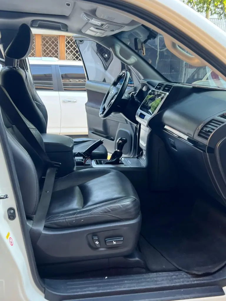 TOYOTA PRADO TX-L 2018 BLINDADA (20).webp