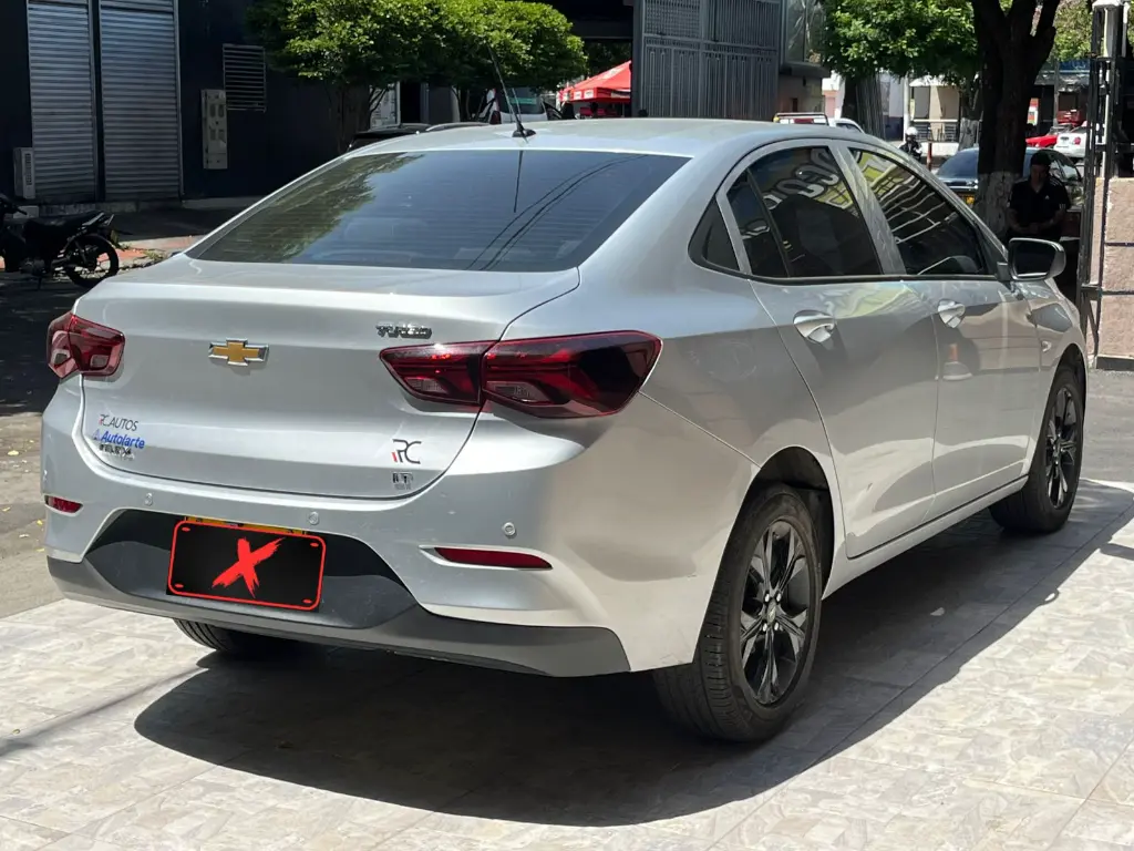 CHEVROLET ONIX LT AUTOMÁTICO MOD 2023 (6).webp