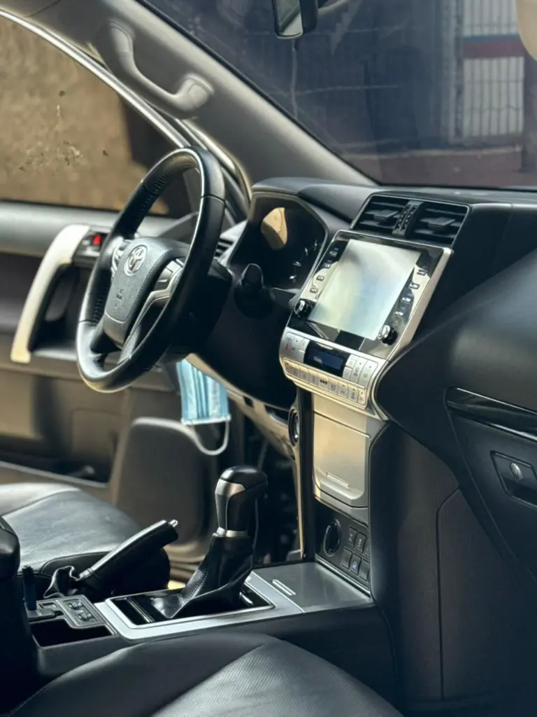 TOYOTA PRADO TX-L 4.0 GASOLINA 2022 (14).webp