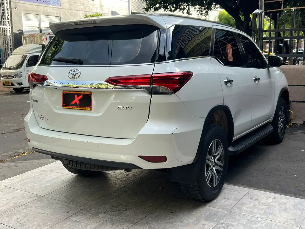 TOYOTA FORTUNER SRV 2.7 GASOLINA 2020 publicar en $171.900 (6).webp