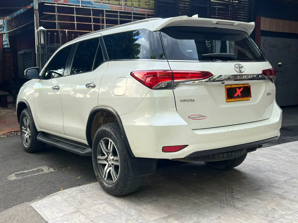 TOYOTA FORTUNER SRV 2.7 GASOLINA 2020 publicar en $171.900 (4).webp