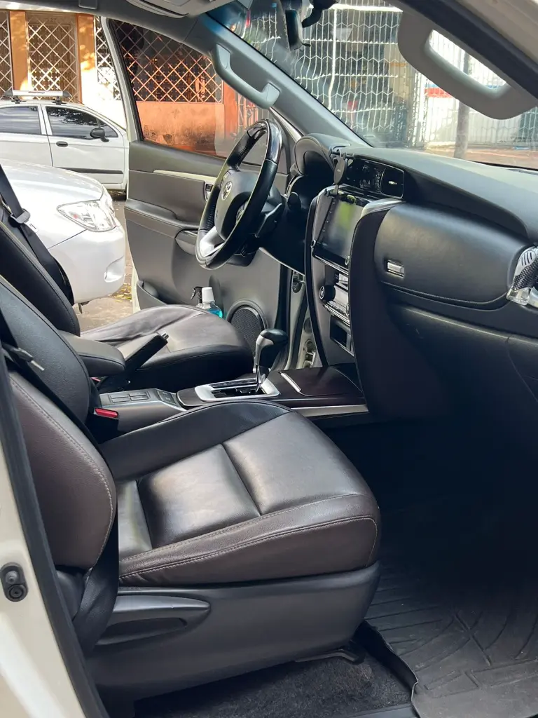 TOYOTA FORTUNER SRV 2.7 GASOLINA 2020 publicar en $171.900 (10).webp