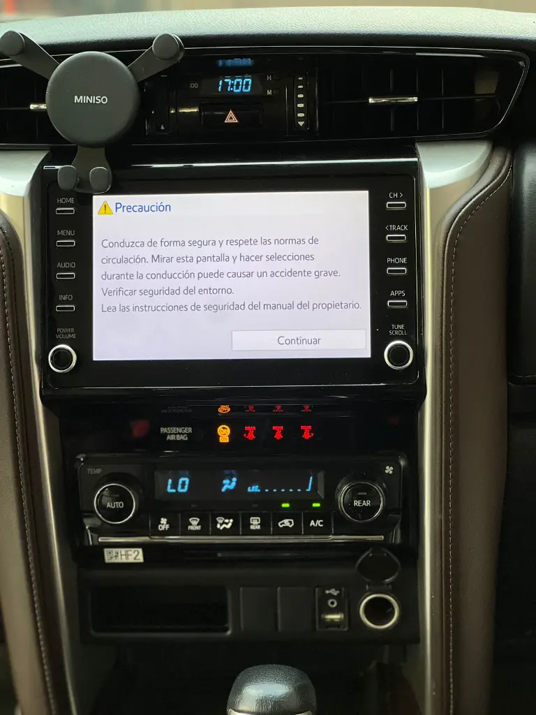 TOYOTA FORTUNER SRV 2.7 GASOLINA 2020 publicar en $171.900 (15).webp