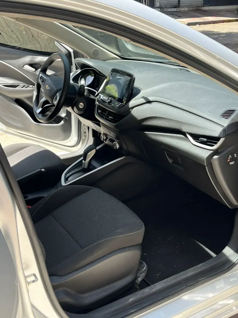 CHEVROLET ONIX LT AUTOMÁTICO MOD 2023 (13).webp