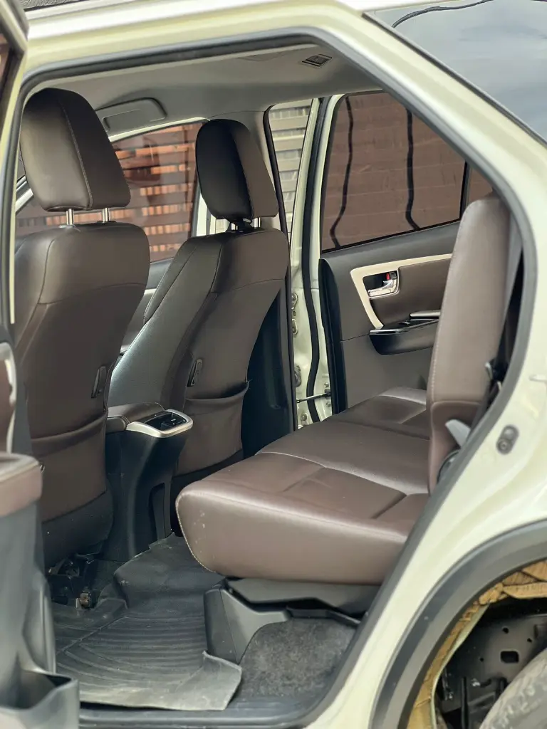 TOYOTA FORTUNER SRV 2.7 GASOLINA 2020 publicar en $171.900 (16).webp