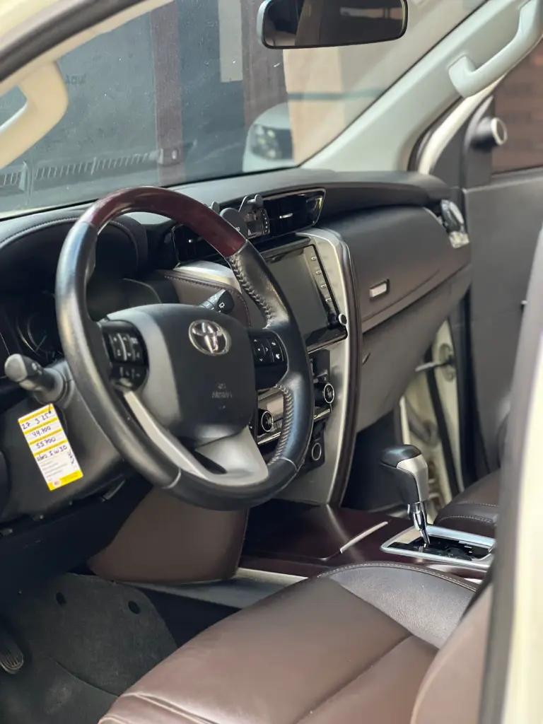 TOYOTA FORTUNER SRV 2.7 GASOLINA 2020 publicar en $171.900 (8).webp