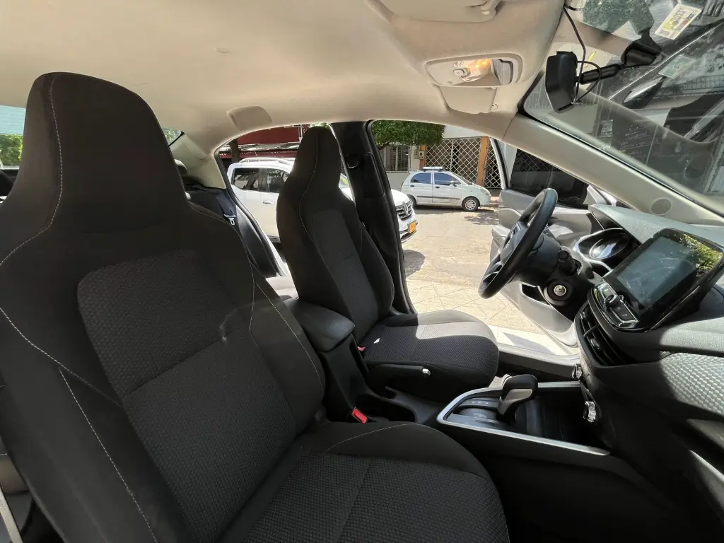 CHEVROLET ONIX LT AUTOMÁTICO MOD 2023 (15).webp