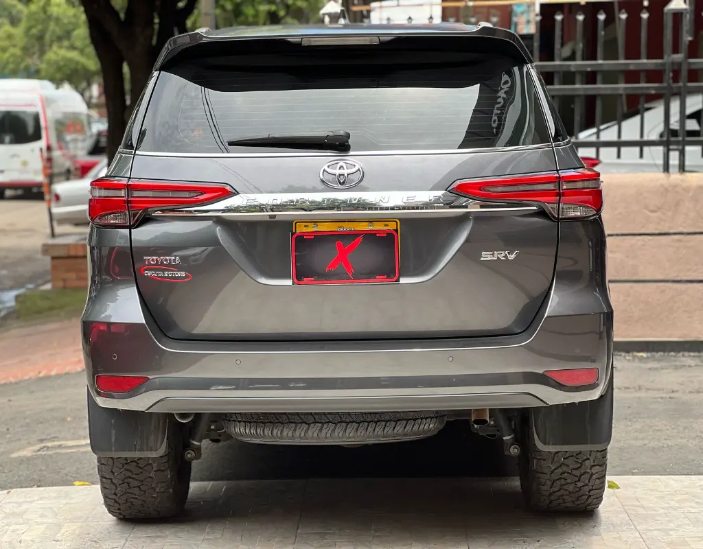 TOYOTA FORTUNER SRV 2.7 GASOLINA 2022 (5).webp