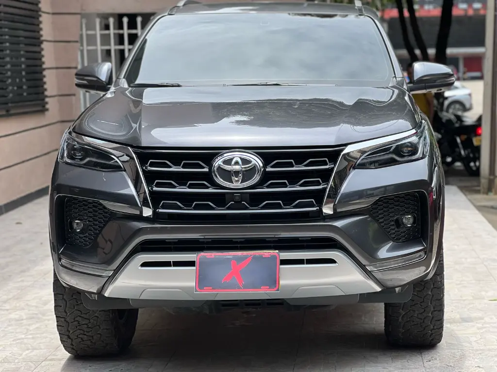 TOYOTA FORTUNER SRV 2.7 GASOLINA 2022 (2).webp