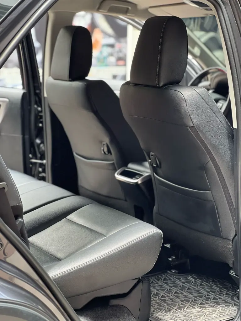 TOYOTA FORTUNER SRV 2.7 GASOLINA 2022 (19).webp