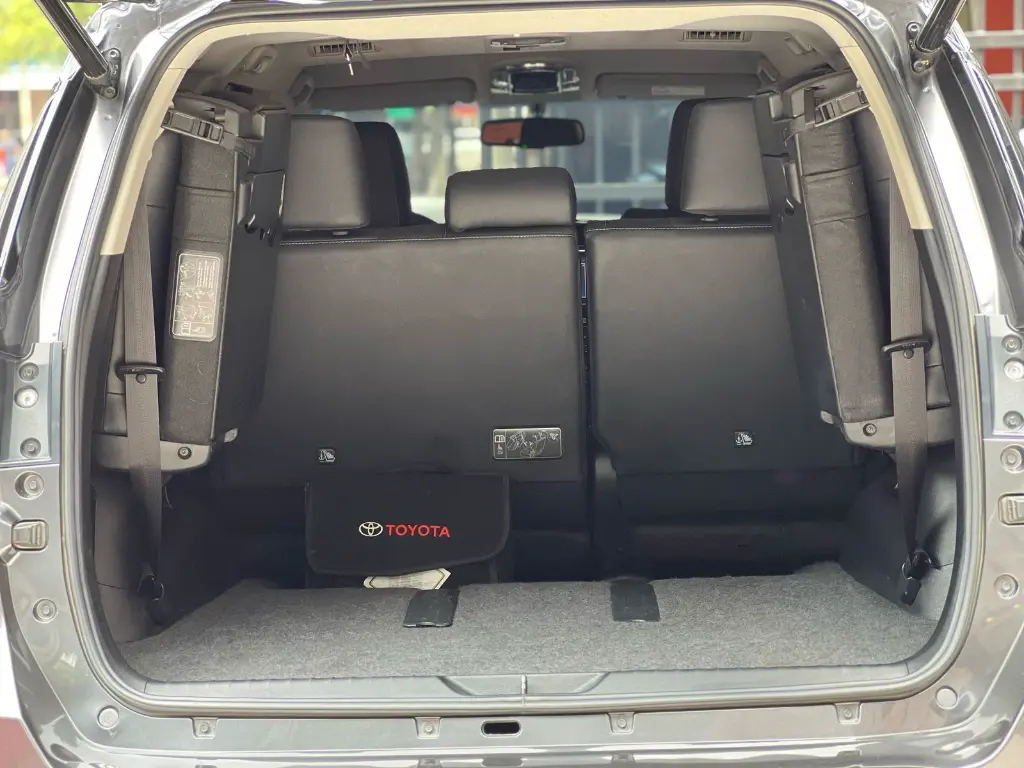 TOYOTA FORTUNER SRV 2.7 GASOLINA 2022 (20).webp