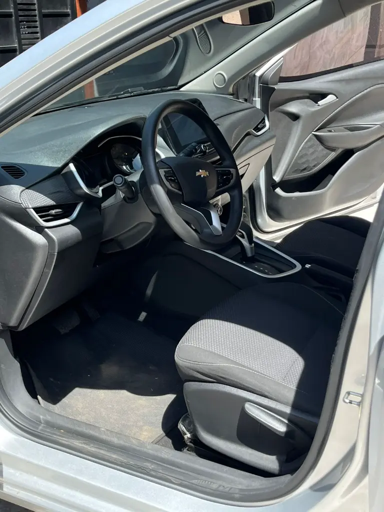 CHEVROLET ONIX LT AUTOMÁTICO MOD 2023 (16).webp
