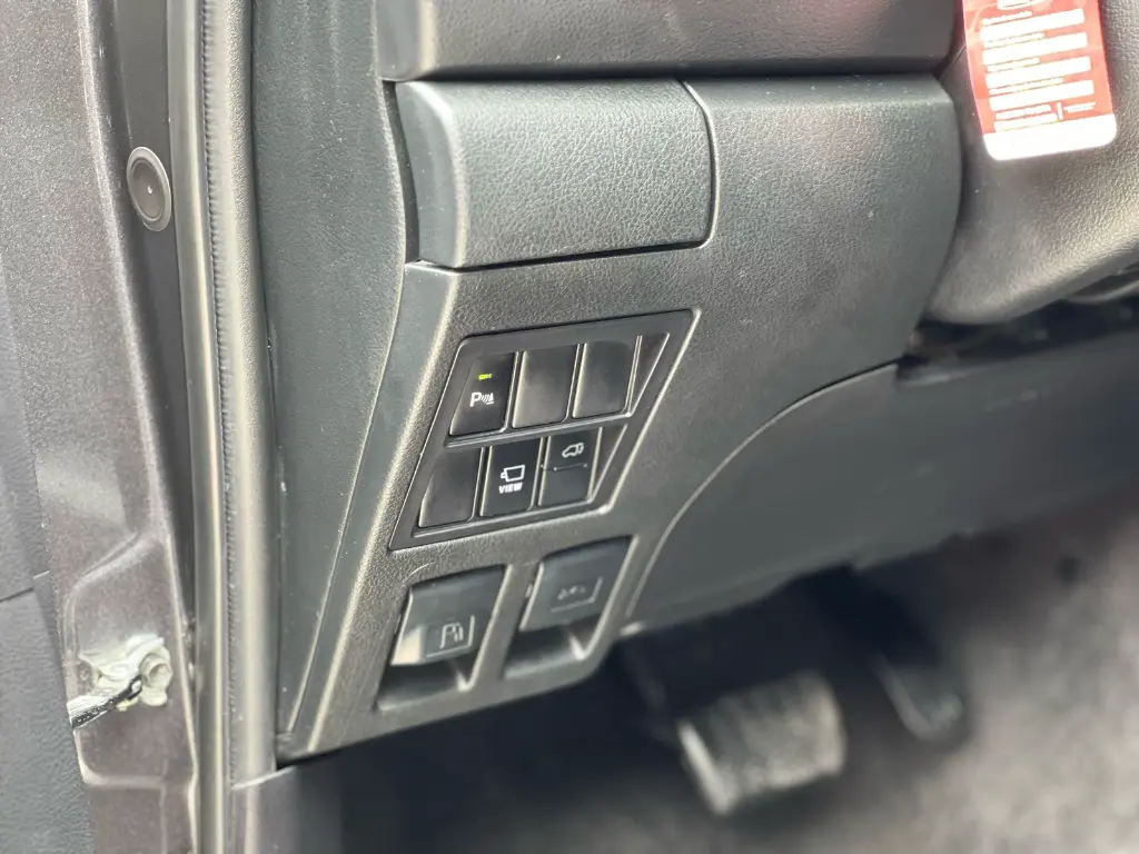 TOYOTA FORTUNER SRV 2.7 GASOLINA 2022 (14).webp