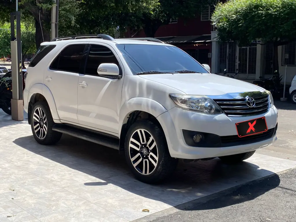 TOYOTA FORTUNER MT 2015 (3).webp