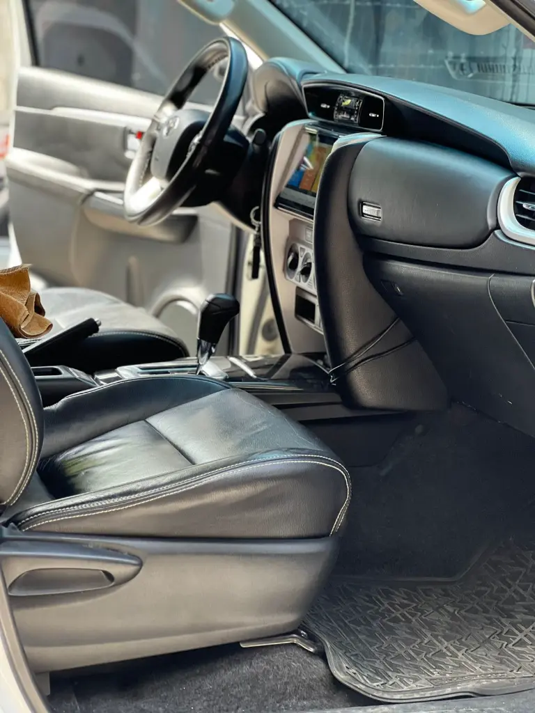 TOYOTA FORTUNER SW4 2.7 GASOLINA 2017  (11).webp