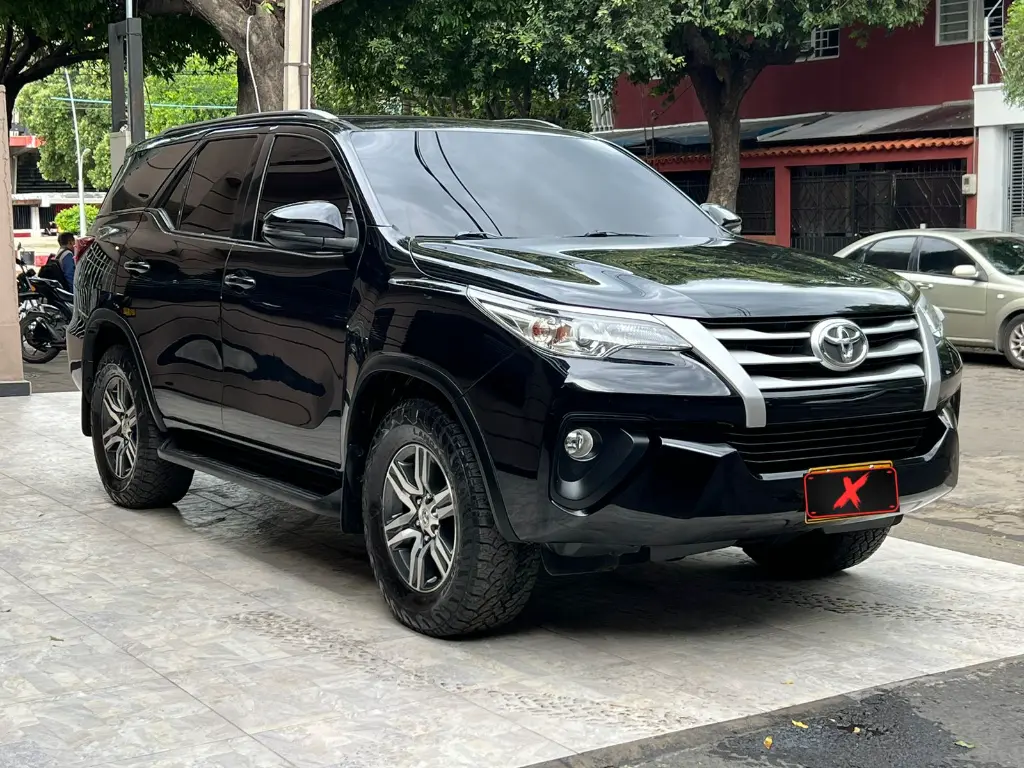 TOYOTA FORTUNER SW4 2.7 GASOLINA BLINDAJE 2+ 2018  (3).webp