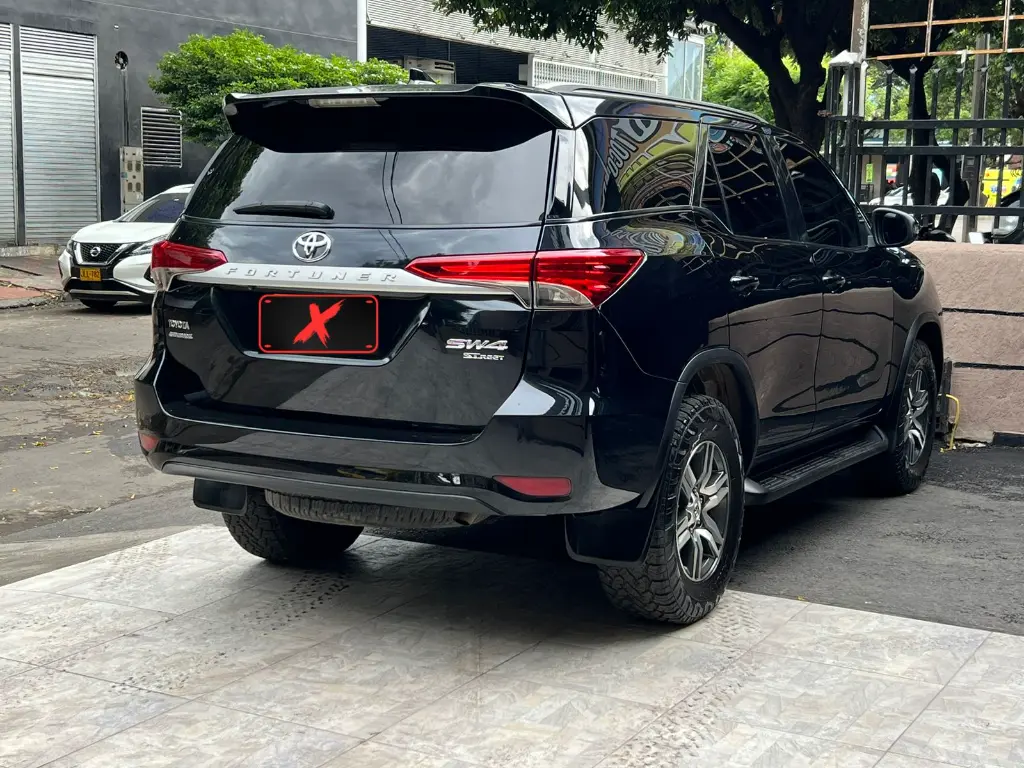 TOYOTA FORTUNER SW4 2.7 GASOLINA BLINDAJE 2+ 2018  (6).webp