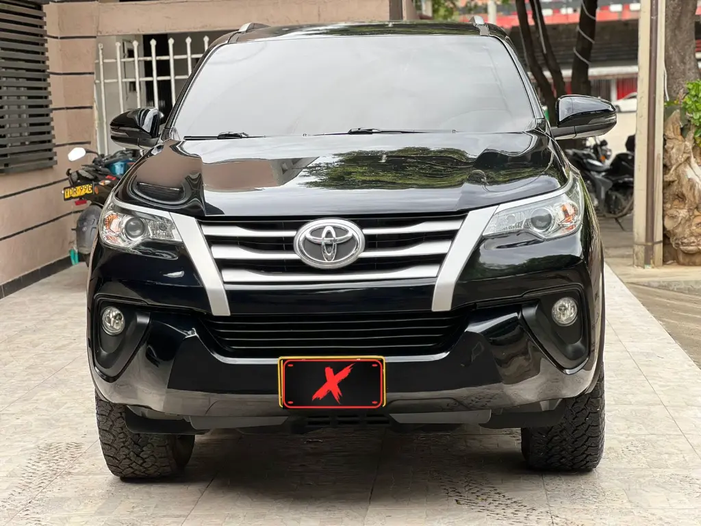 TOYOTA FORTUNER SW4 2.7 GASOLINA BLINDAJE 2+ 2018  (2).webp