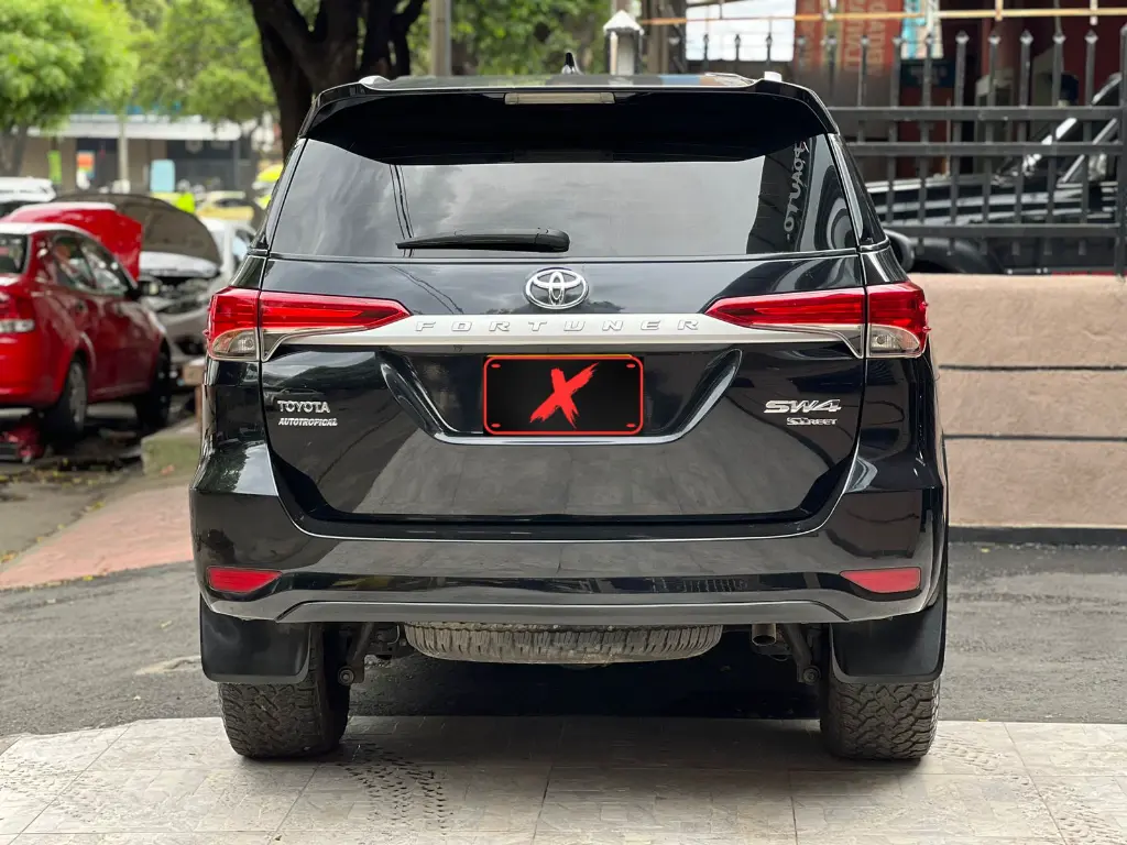 TOYOTA FORTUNER SW4 2.7 GASOLINA BLINDAJE 2+ 2018  (5).webp