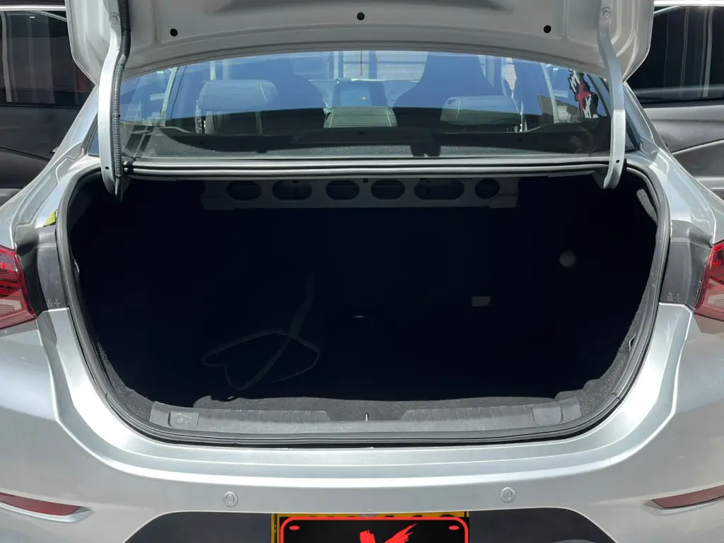 CHEVROLET ONIX LT AUTOMÁTICO MOD 2023 (22).webp