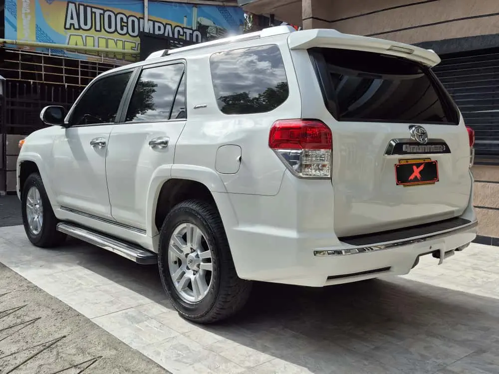 TOYOTA 4RUNNER LIMITED TP 4X4 GASOLINA 2011 (4).webp