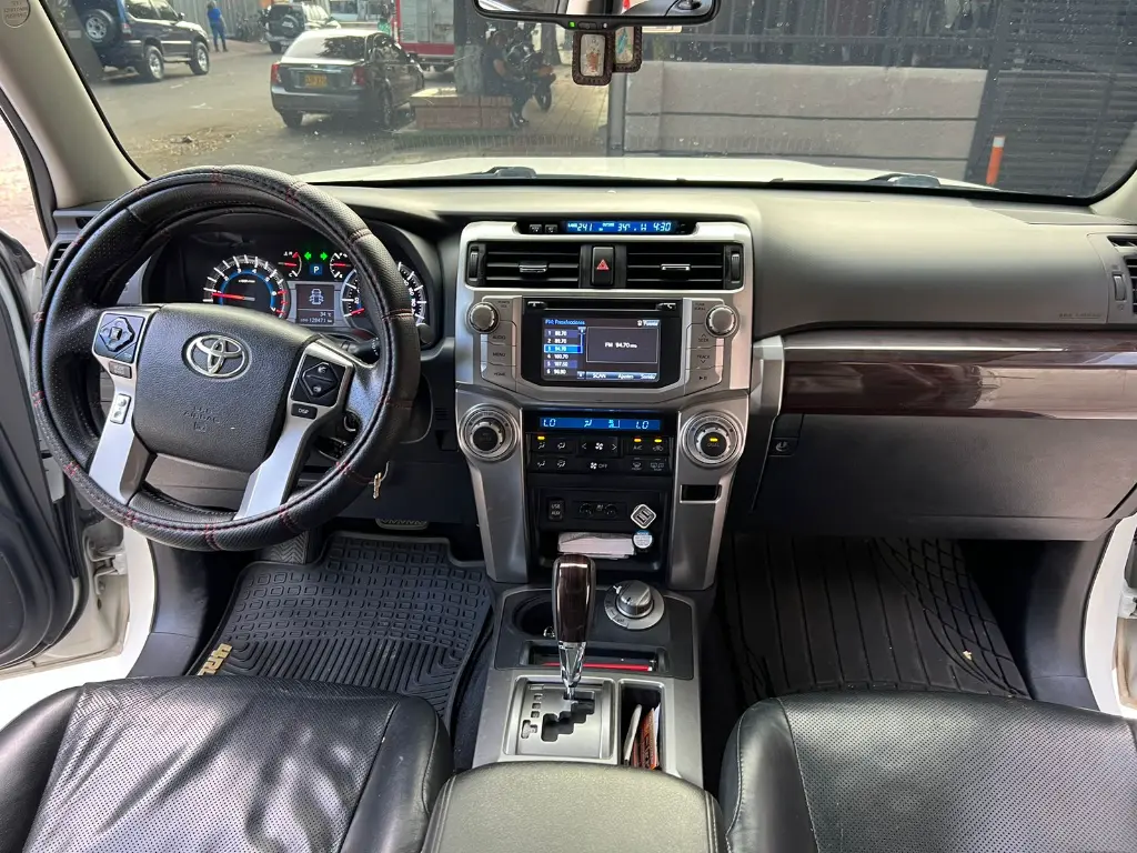 TOYOTA 4RUNNER LIMITED 2017 (16).webp