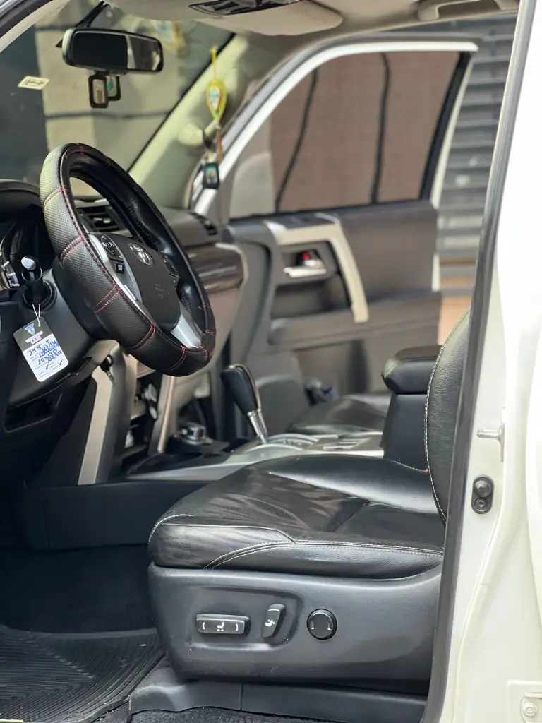 TOYOTA 4RUNNER LIMITED 2017 (7).webp