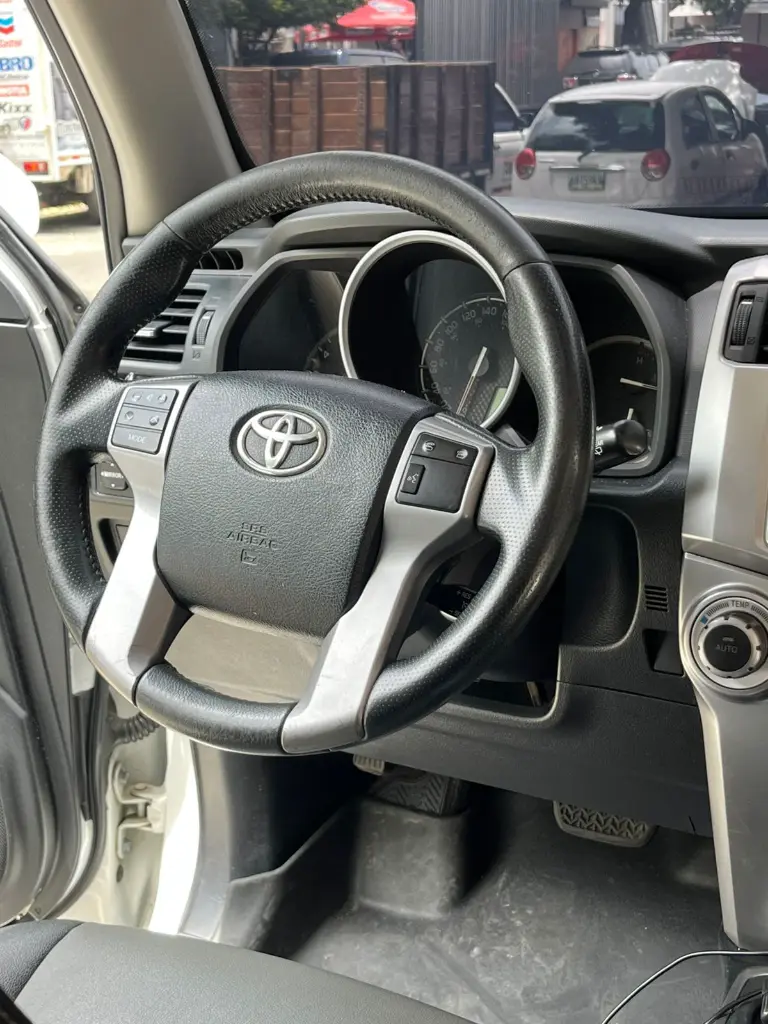 TOYOTA 4RUNNER SR5 BLINDAJE 2 PLUS 2018 (12).webp