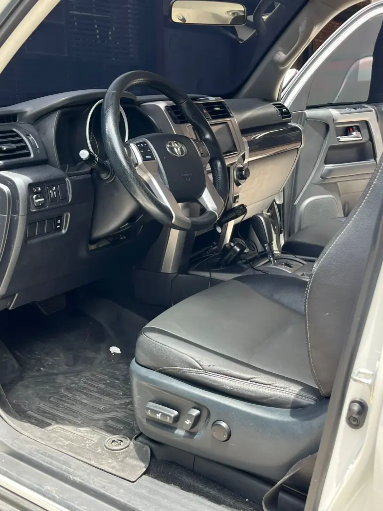 TOYOTA 4RUNNER SR5 BLINDAJE 2 PLUS 2018 (18).webp