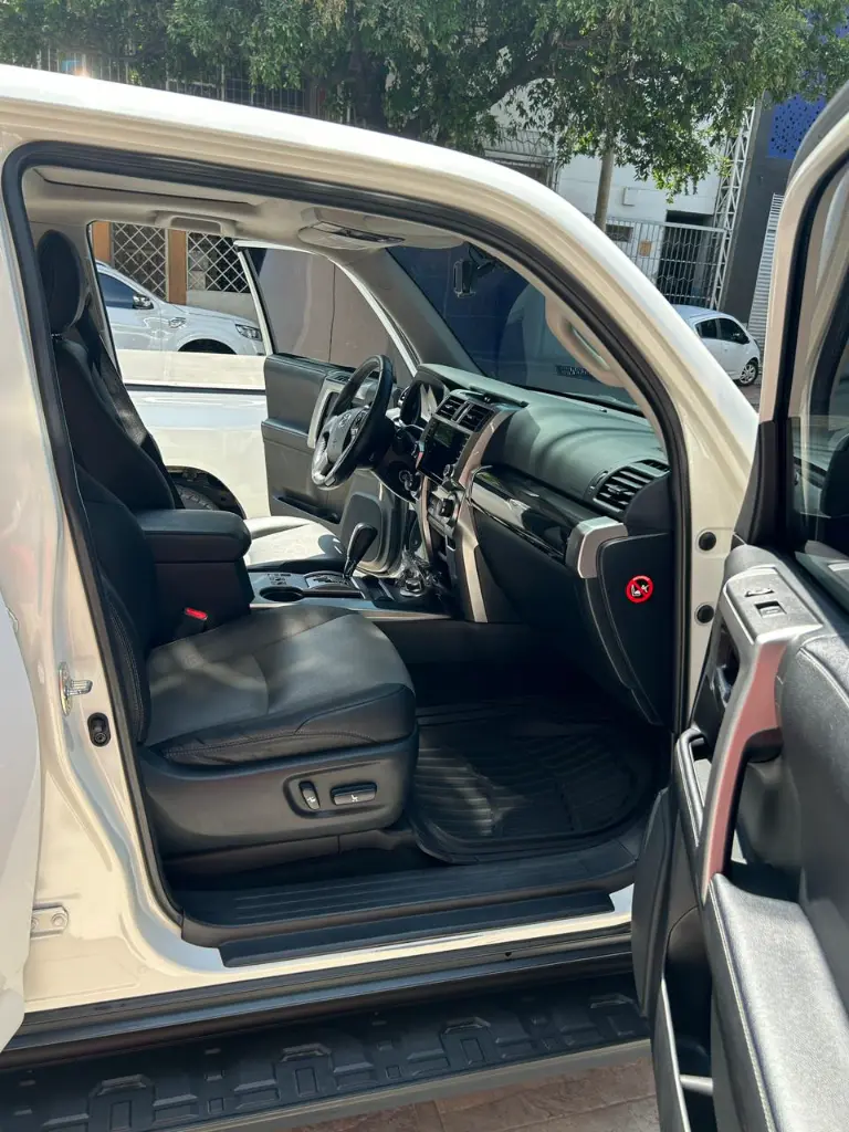 TOYOTA 4RUNNER SR5 2022 (16).webp