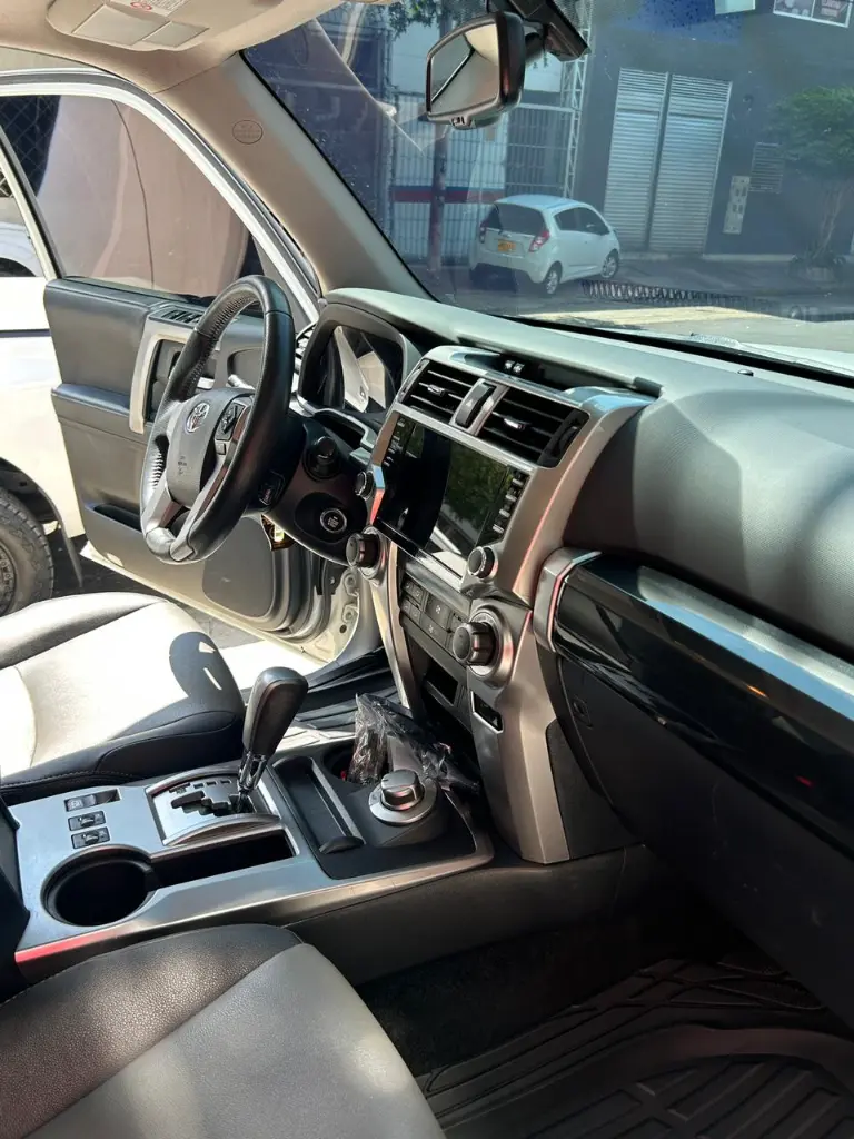 TOYOTA 4RUNNER SR5 2022 (17).webp