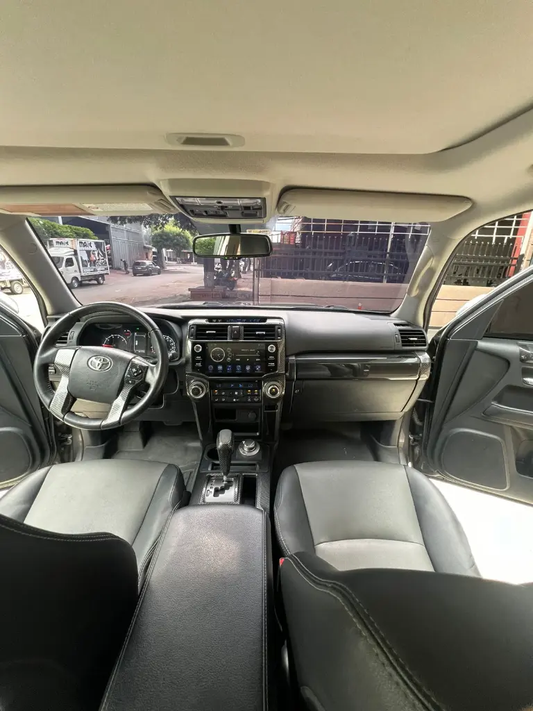 TOYOTA 4RUNNER SR5 4.0 GASOLINA 2022 publicar en $234.900 (18).webp