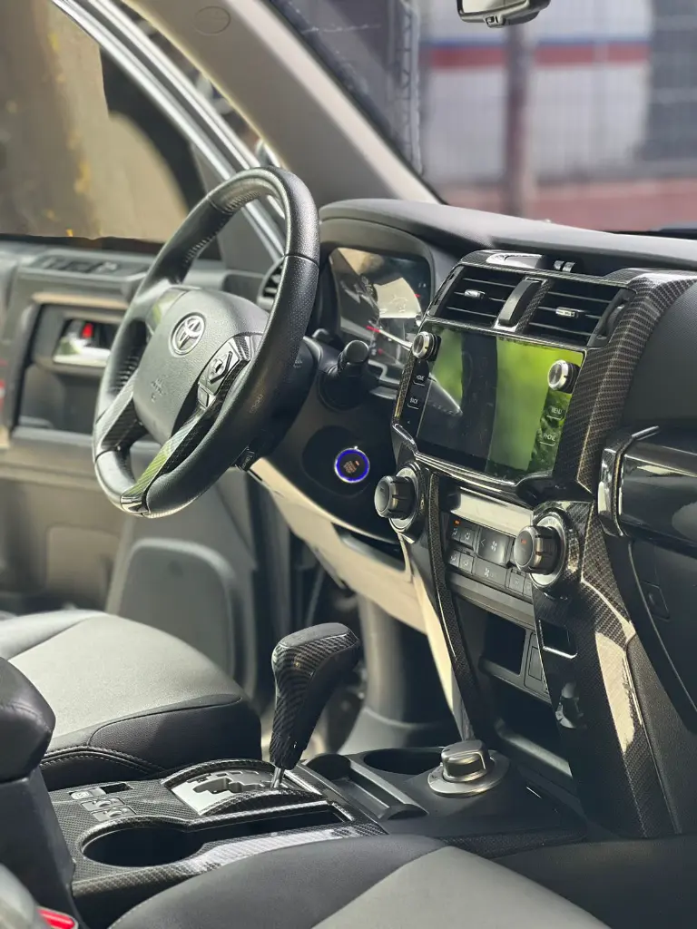 TOYOTA 4RUNNER SR5 4.0 GASOLINA 2022 publicar en $234.900 (12).webp