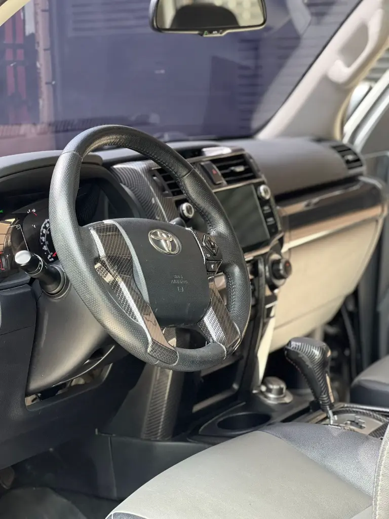 TOYOTA 4RUNNER SR5 4.0 GASOLINA 2022 publicar en $234.900 (10).webp