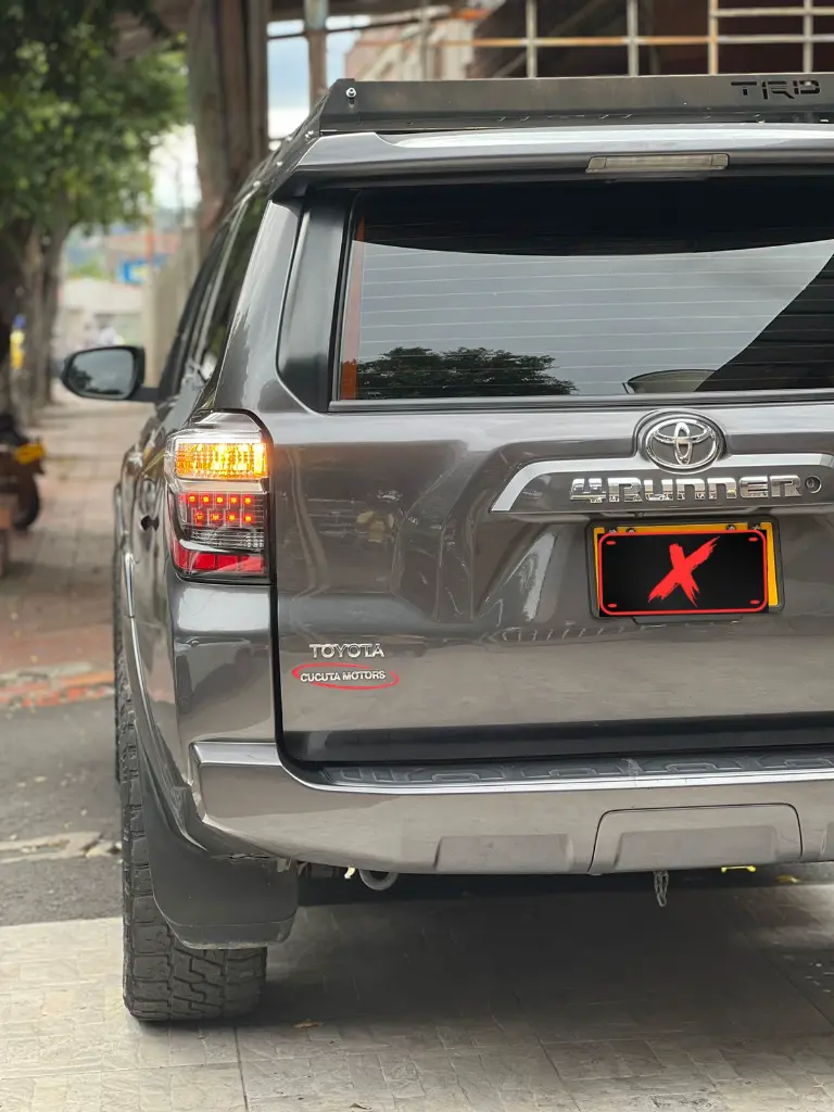 TOYOTA 4RUNNER SR5 4.0 GASOLINA 2022 publicar en $234.900 (23).webp