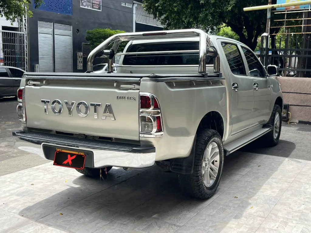 TOYOTA HILUX 4X2 2.7l MOD 2012  (6).webp