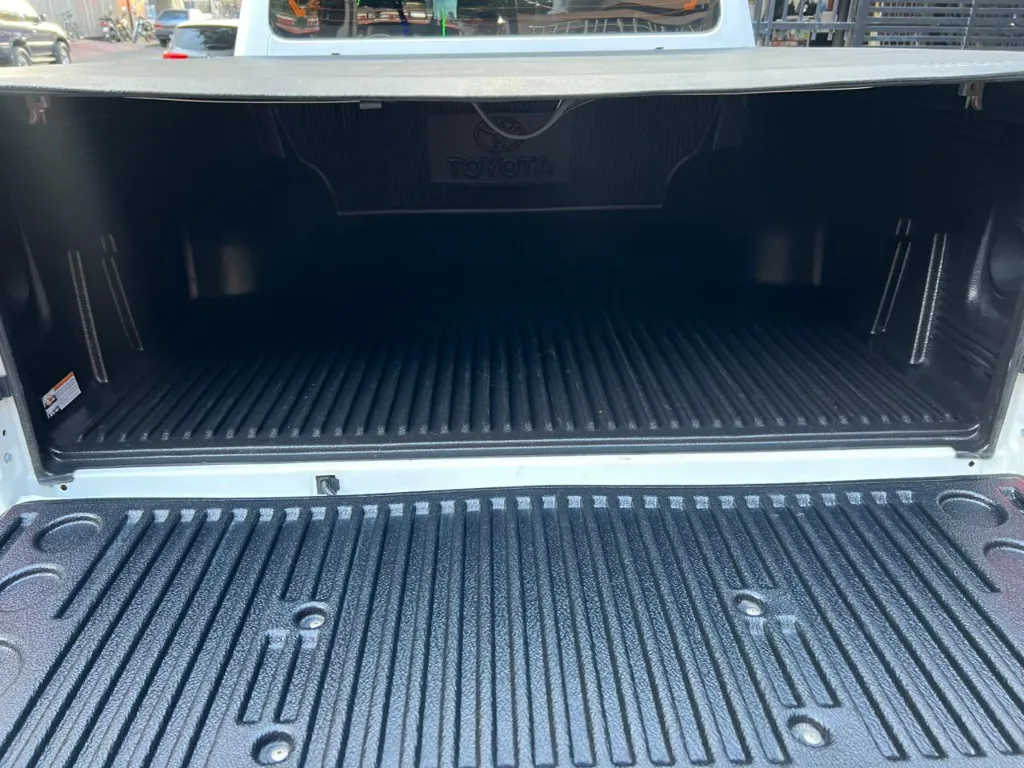 TOYOTA HILUX 2.7 GASOLINA 4X4 MT 2022  (23).webp